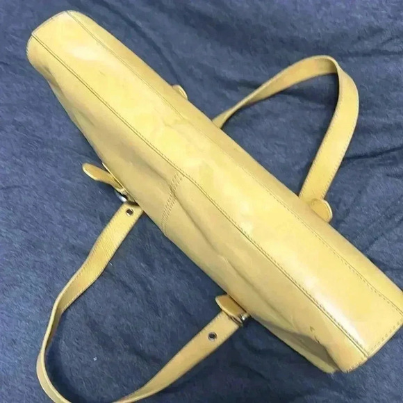 Preston & York handbag, pre-loved, beautiful yellow color, excellent condition. - Picture 3 of 11